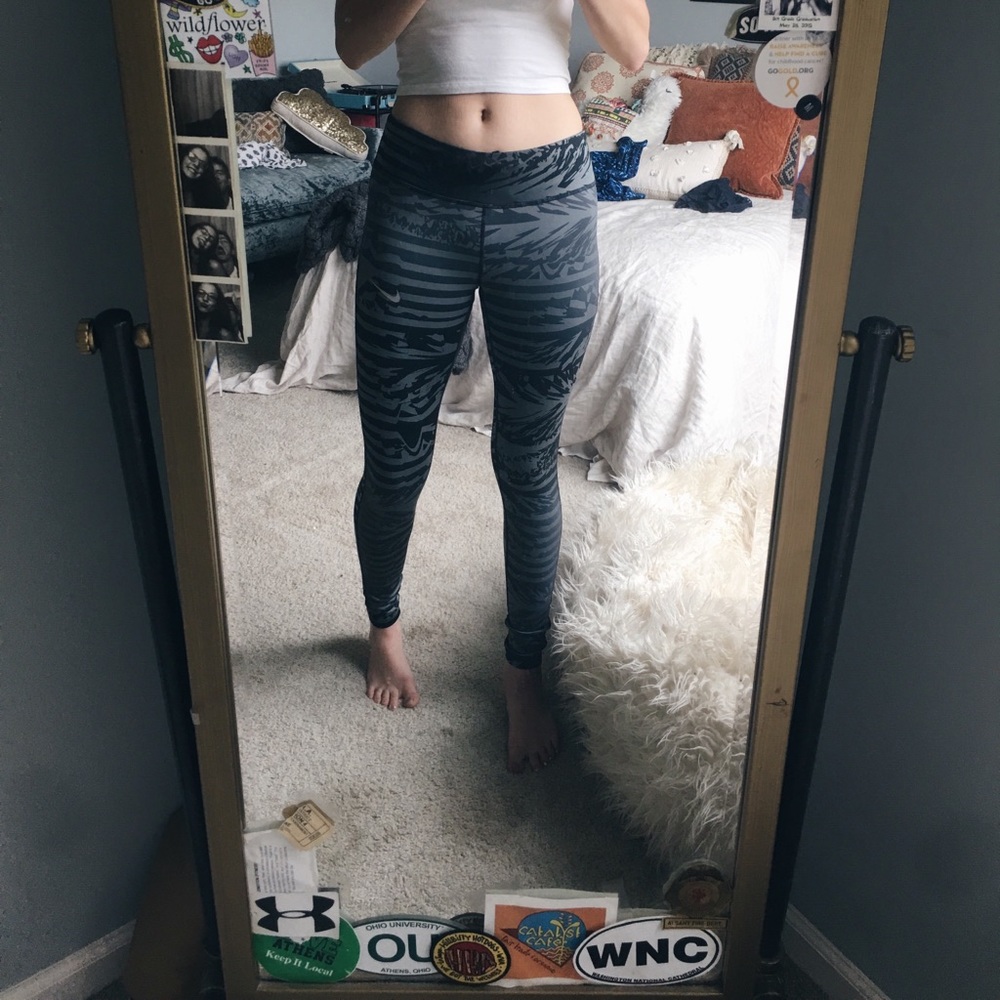 BASICALLY BRAND NEW Nike Leggings